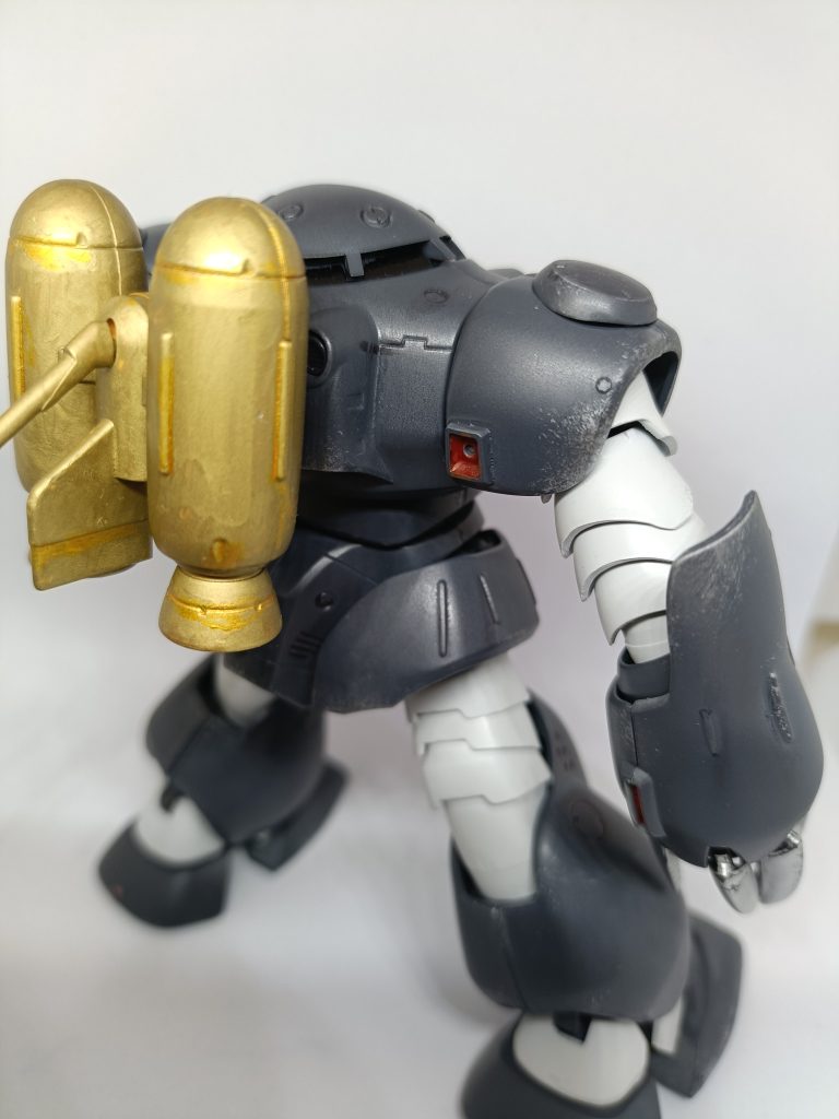 背中のジェットパックは　ガンダムゴールドで塗ってからホワイトゴールドとイエローゴールドを使ってみました😁　 