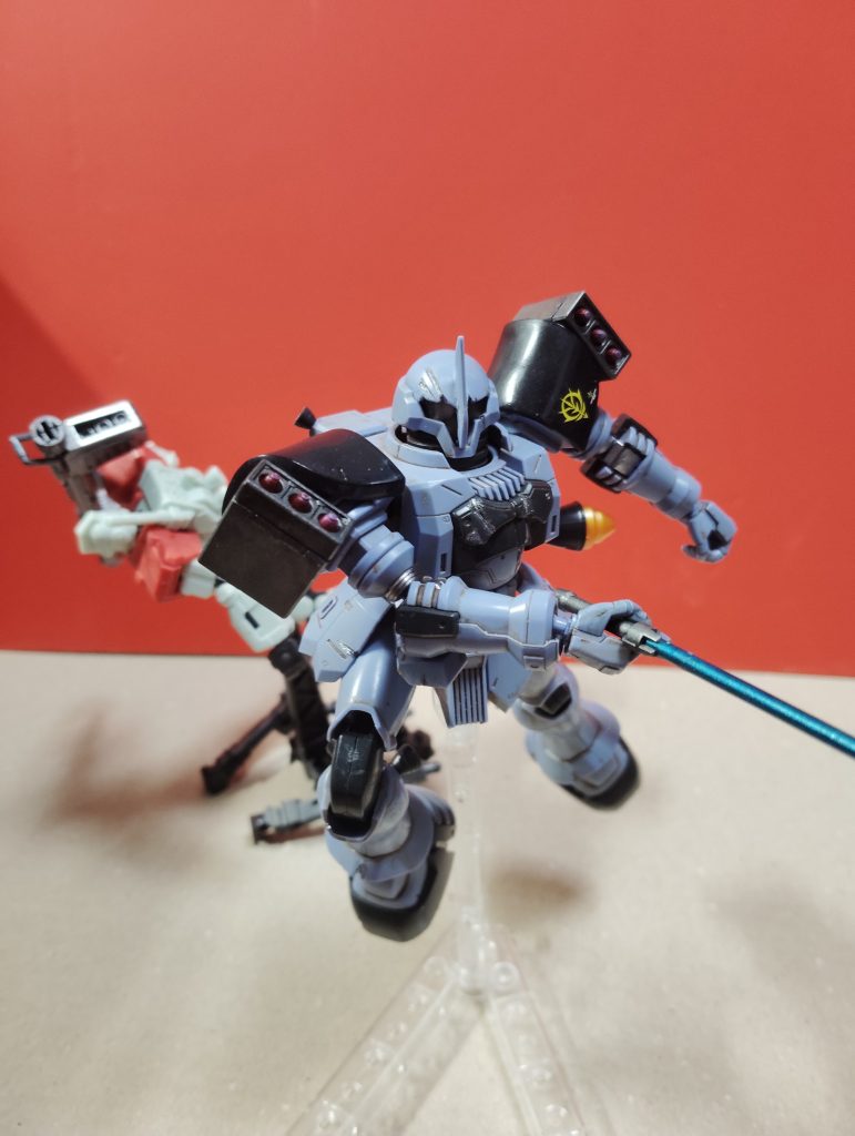 速度に乗って行う白兵戦ならヒートホークよりこっちの方がいいと思います。