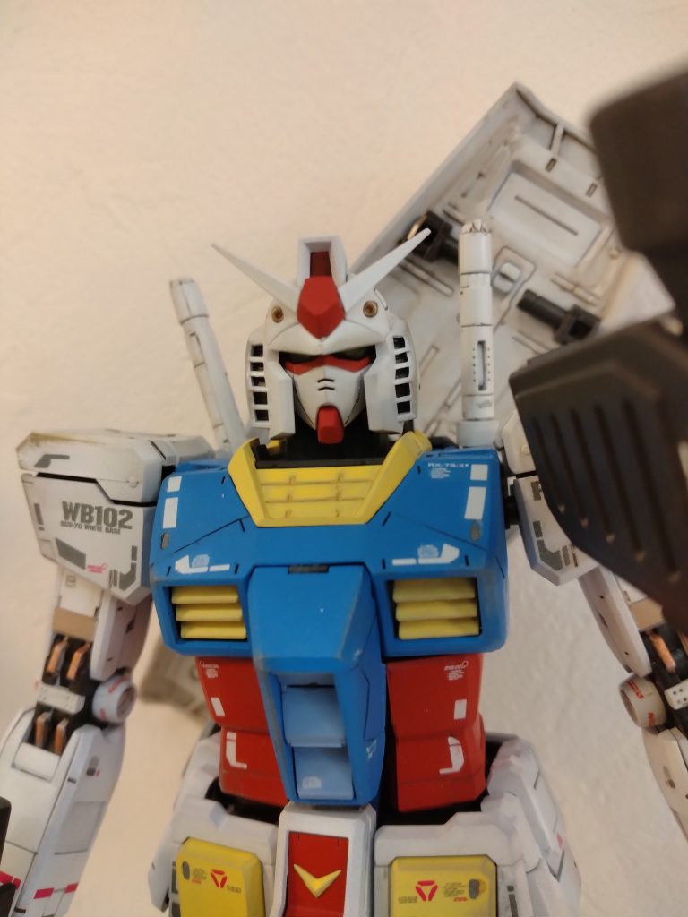 バストアップコア・ファイターが変形して合体するギミックに心躍りますね！