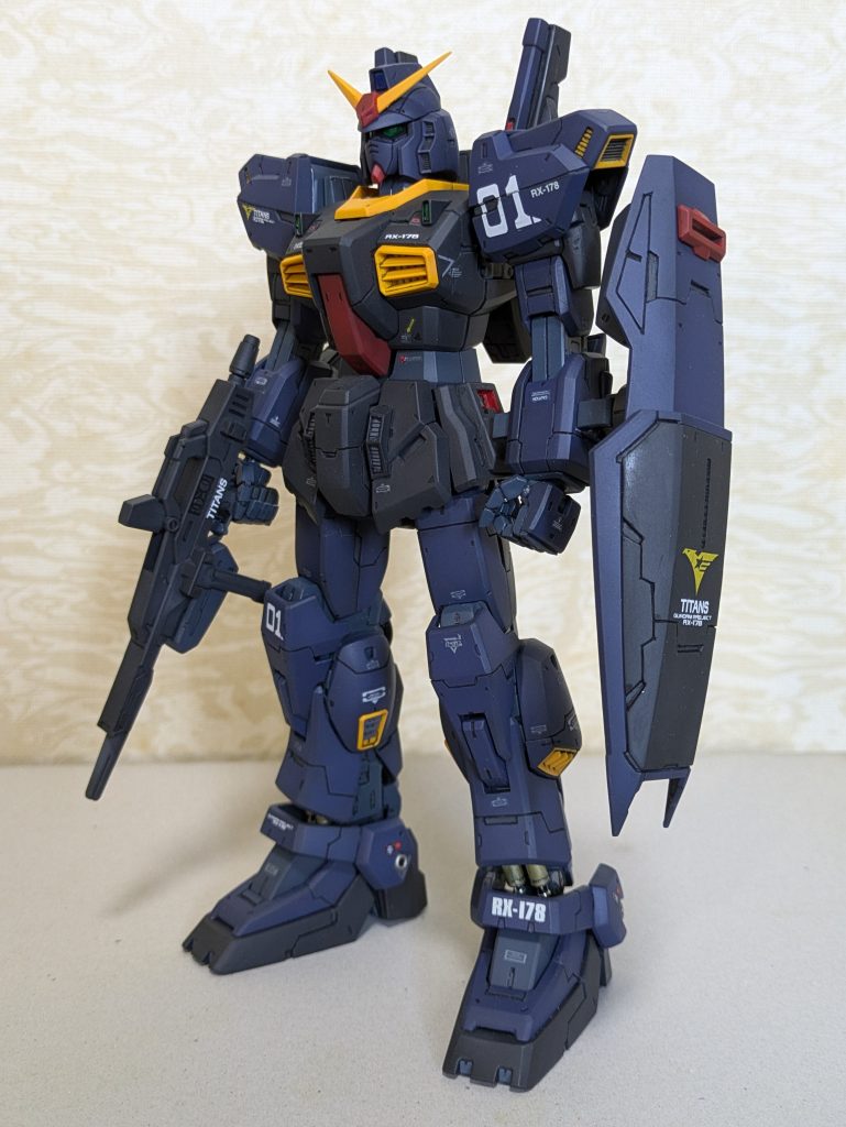 取り敢えず、スジ彫りと塗装をしました。