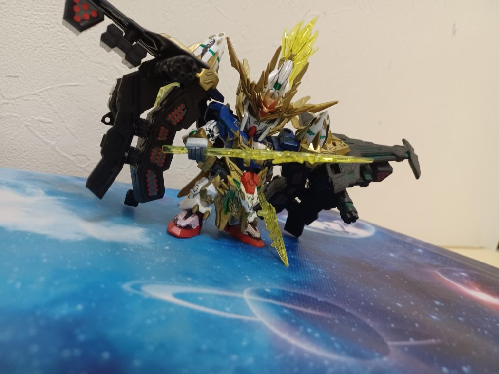 下に、宇宙みたいな、台座をつかってみました。