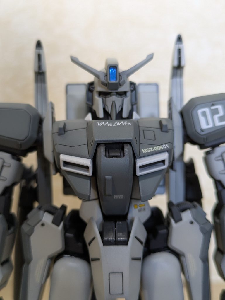 あとは、スジ彫りを少々と全塗装しました。