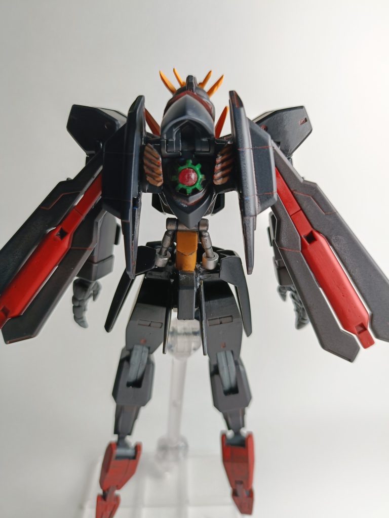 エネルギーマルチプライヤーを背中に付けてみました。マザーからエネルギー供給を受けられます。お尻のアンテナがマザーとお揃いです(≧▽≦)