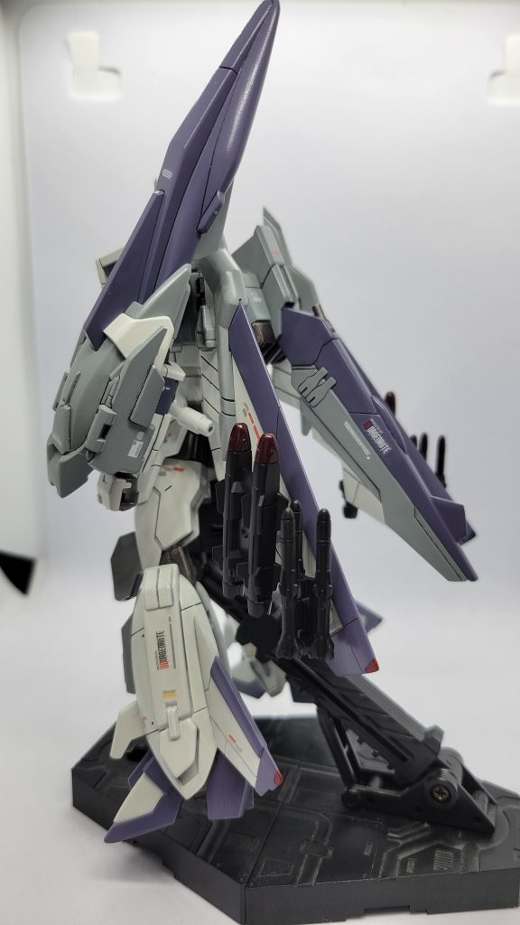 1/100SEED用デカールを持っていたのでAAとモルゲンレーテのマークを貼りました他はハサウェイ用やRGνガンダム用などを使いました