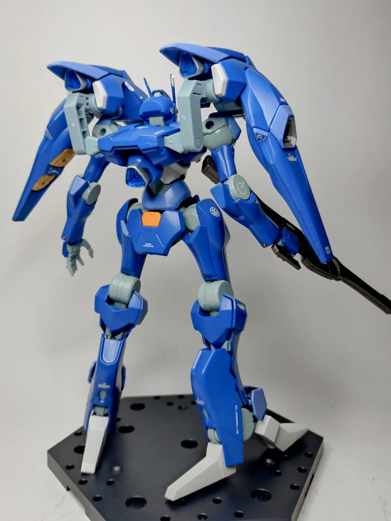 背面（ブラストブースターあり）見にくいですがスタンガンビット『コラキ』と腕部に格納されているビームサーベルはゴールド仕上げです。外す予定もないです。