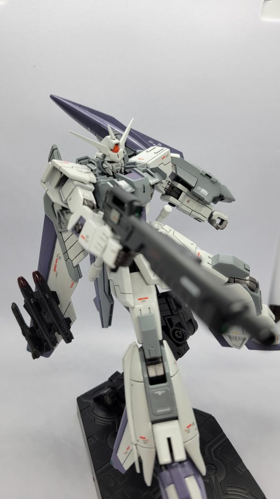 反省点は一部塗装が剥がれてしまったり、気泡が入ってしまったりしたことと墨入れしたとき一部パーツを割ってしまいましたエアブラシはまだまだ練習が必要ですね次回に生かしたいです