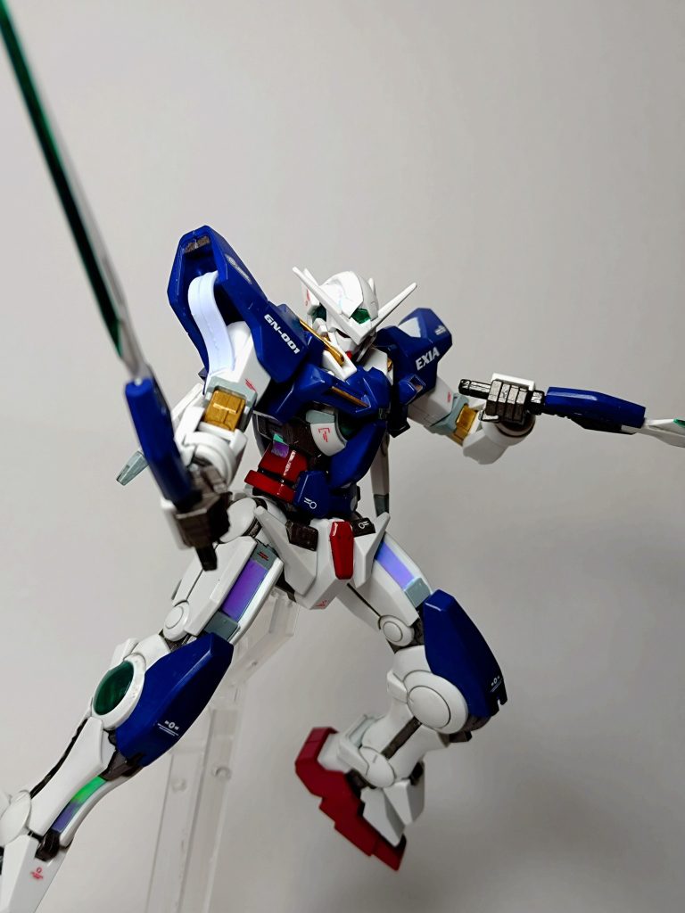 GNロングブレイド&GNショートブレイド持ち手部分はメタルブラック、刀身の一部をメタリックグリーンにしたので一番リベアっぽい感じになりました。