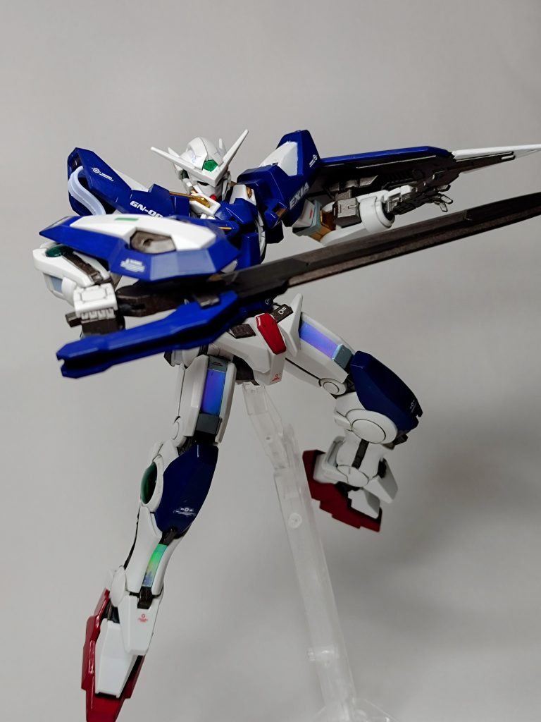 GNソード(ソードモード)エクシアの代名詞たるメイン武装。メタルブラックとガンメタルで重たい印象に。