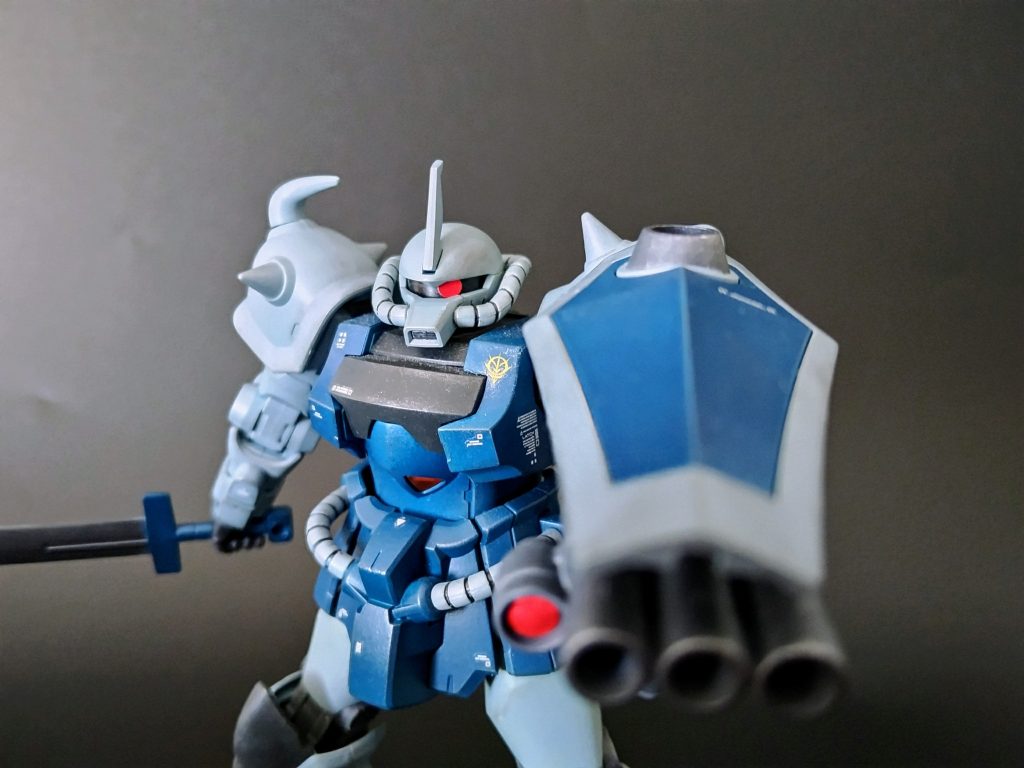 3連ガトリング。モノアイとスコープサイトはシールの発色が良かったのでそのまま使いました。