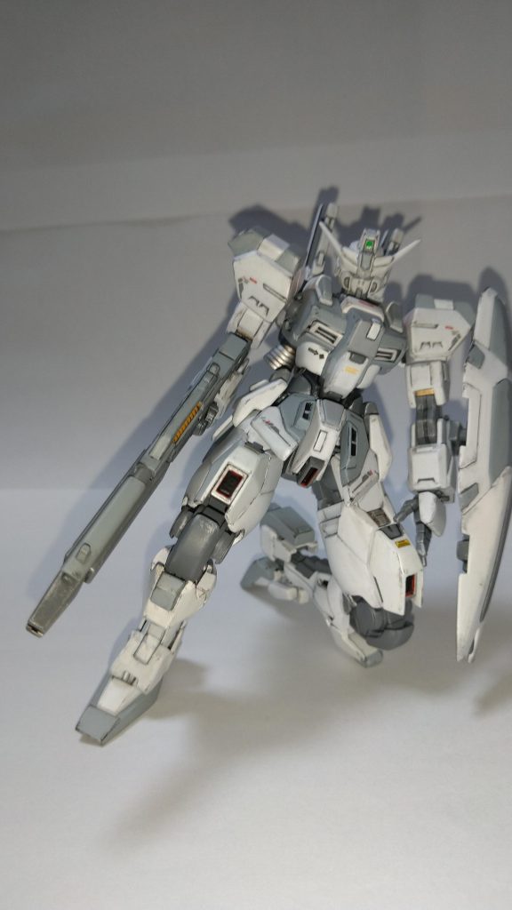 パシャリ1       膝立ち姿です。 