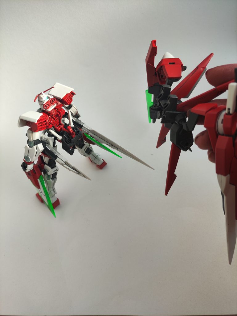 背部フライトユニットと本体の接続は特にいじっていないため、分離可能にしています。背部ユニットを勝手にGNストライカーって呼んでますw