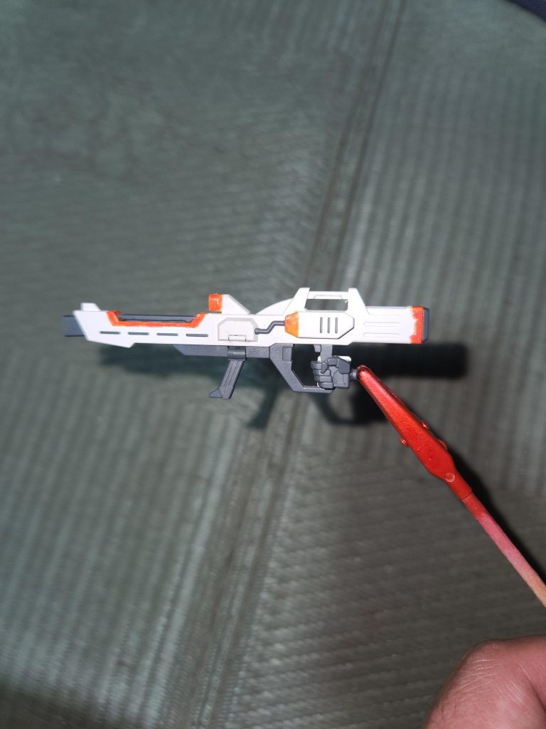 ライフルの色をオレンジイエローからオレンジに変更。