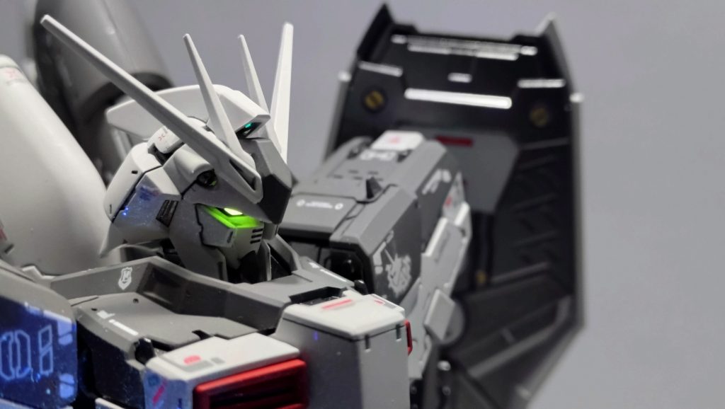 蛍光塗料でUVライトでビコーンします!想像以上に光りますね!ただ、Hi-νさん巨乳(?)なんで下から照らしても光が当たらないので顎を引いたショットが難しい(笑)ご覧いただきありがとうございましたっ!!