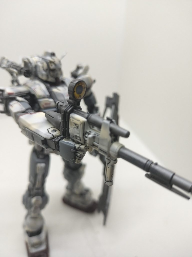 ビーム・ライフルもミリタリー塗装が良く似合います。