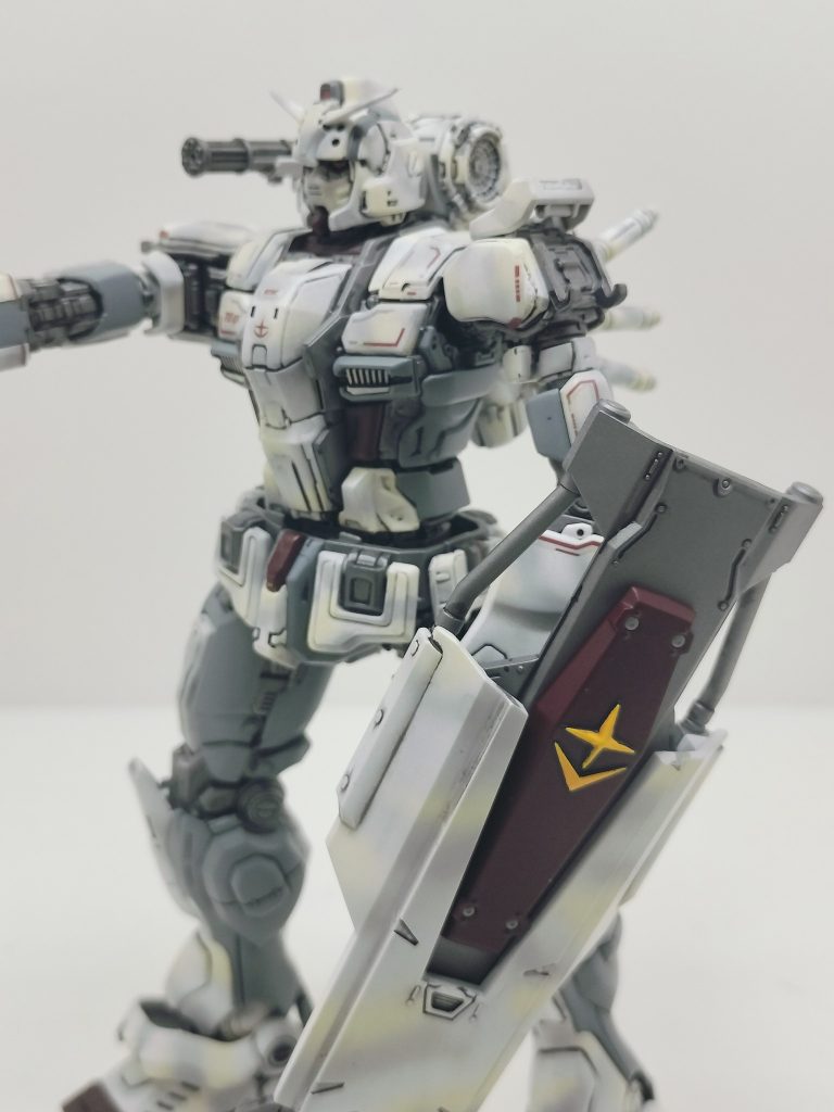 一回目の再販でなんとか手に入れました。初回発売日買えなくて、メルカリ覗いたら5000円ですよ。2000円で手に入るものが5000円ですよ。憎むべきは転売ヤーですね。