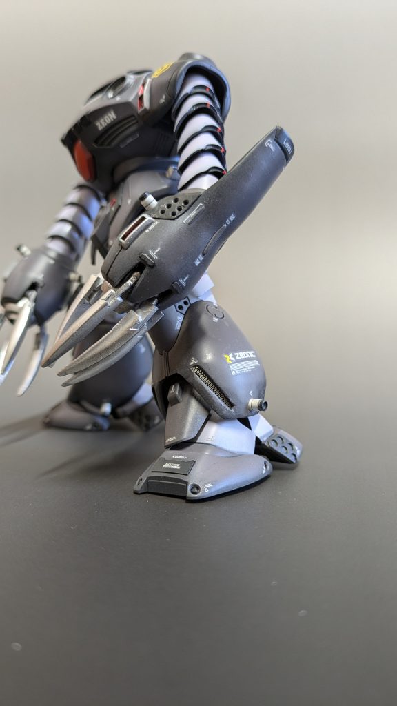 スリット作ってメッシュパーツ入れたのにあんまり目立たなくて切ない。改めて見ると大変雑なのでそのほうが良かったか。