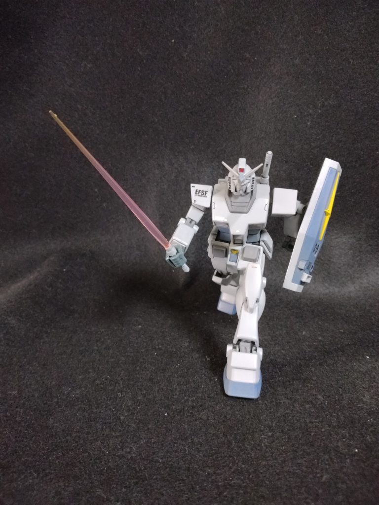 バズーカ、ハンドパーツ、ビームサーベルの刃の成型色さえも標準のそれと違いました。そんなのが面白いところです。最後までご覧いただき、ありがとうございました。