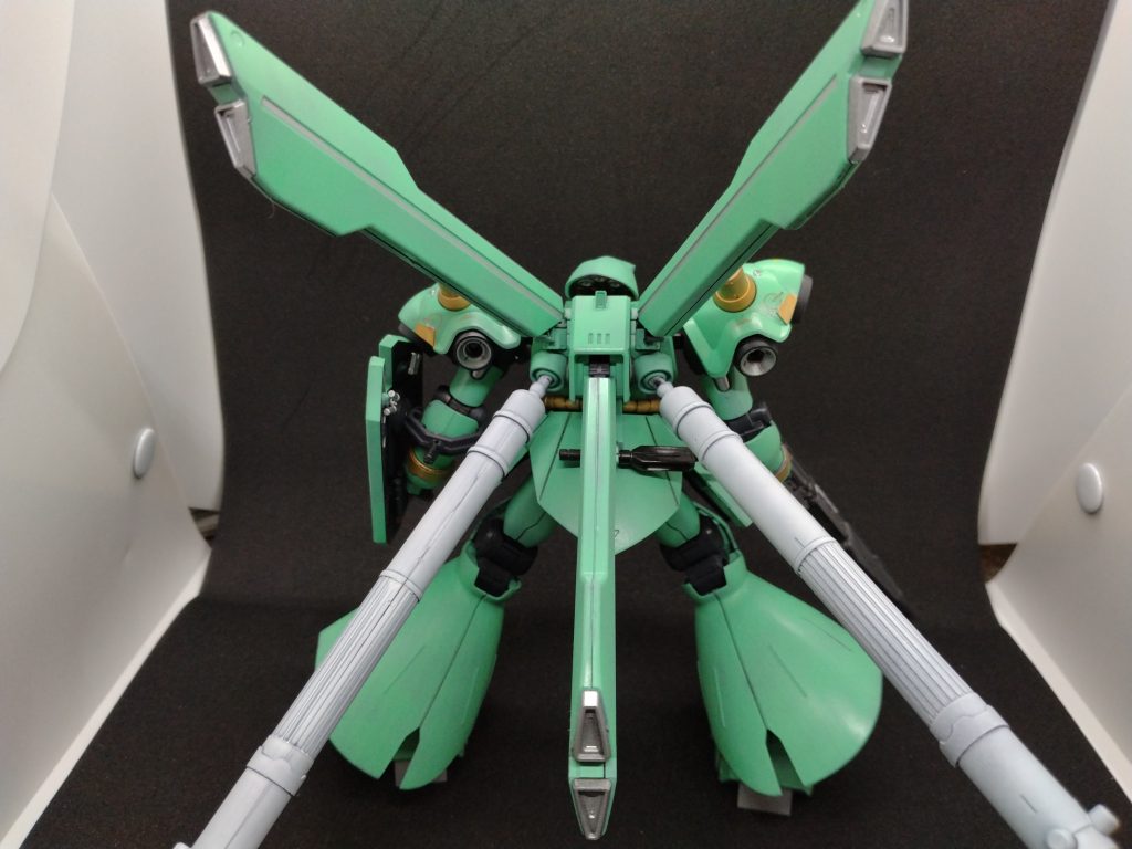 背面にはプロペラタンクを増設。デカいブースターにはデカいプロペラタンク！1/100を使用