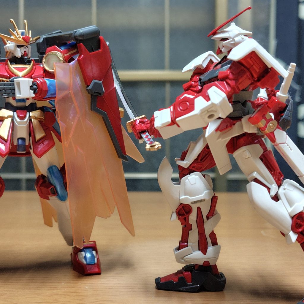 背面ウィングをビームマントみたいにして防御可能。