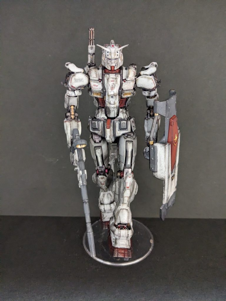 陸戦型だけに顔はEz8に似てますが、体はアトラスっぽい。いいデザインだと感じました。