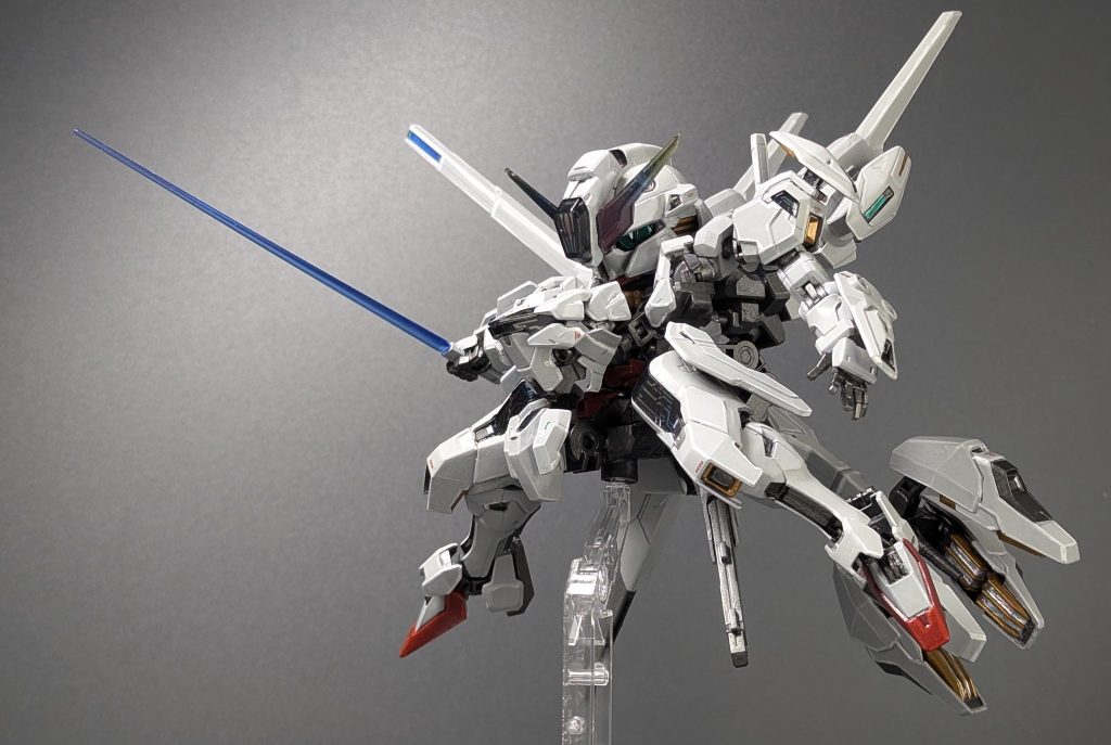 HGキットがベースなので、手足はよく動きます。