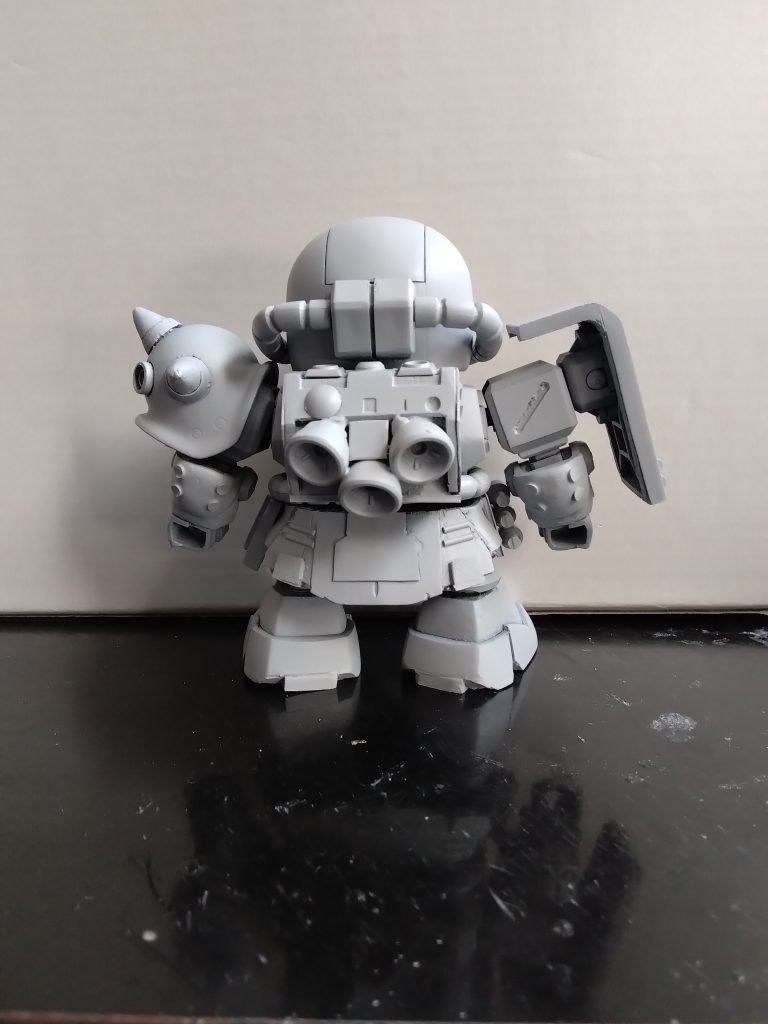 最近のBB戦士ザクシリーズ中では、一番モールドの多い作品となりました。しつこくならないよう、印象的なものだけ採用するようにしました。