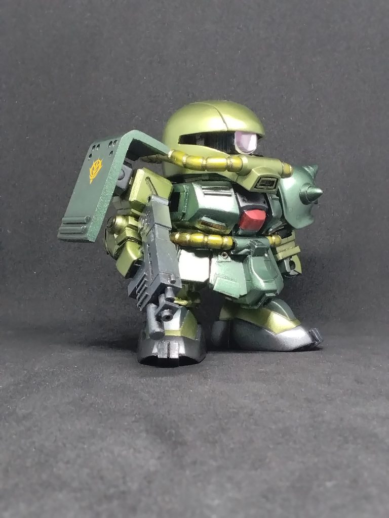 マシンガン装備。マシンガンはスクラッチビルドしております。