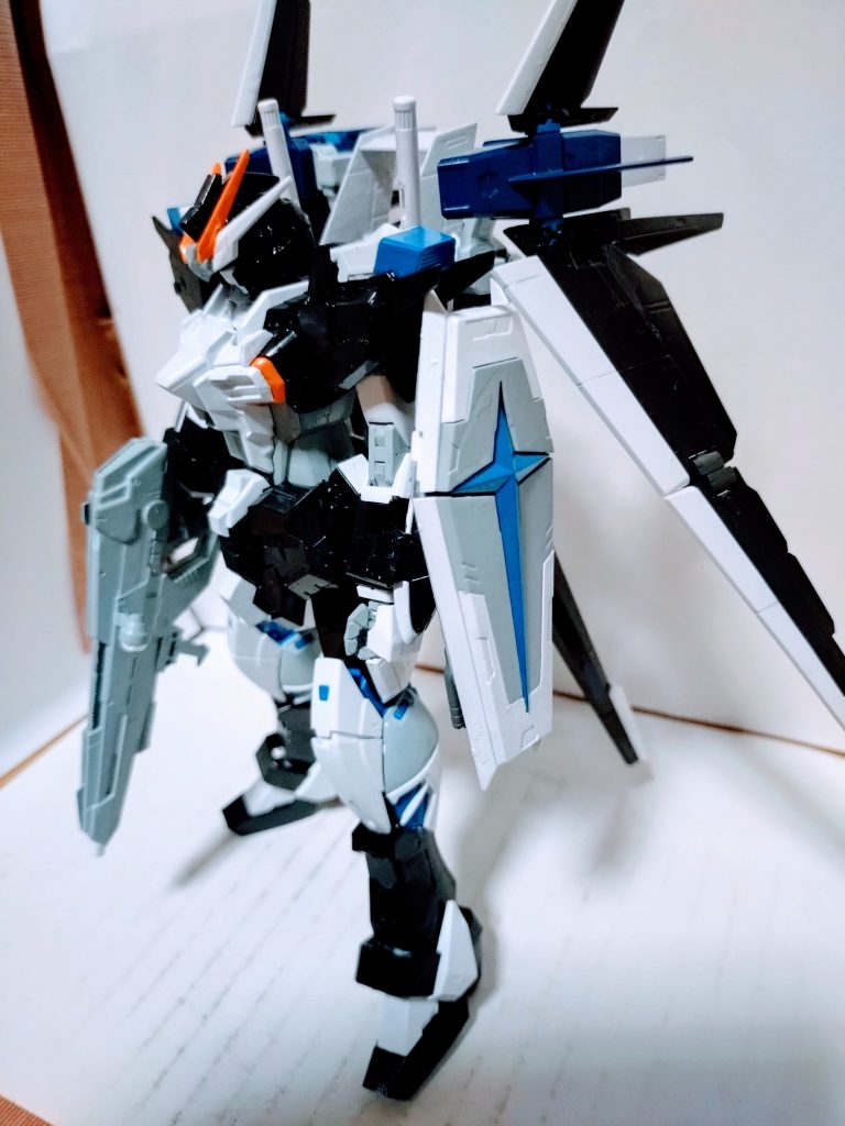 ブラックとホワイトのカラーバランス、ちょっと難しかったです。