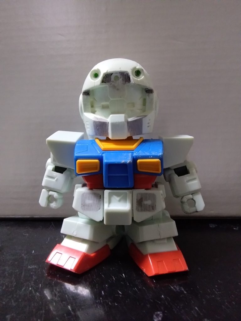 元キットは329番のガンダムと、225番のガンキャノン頭部です。ちょうどこの2キットが同じようなタイミングで再販されていたことを受けての製作でした🎵
