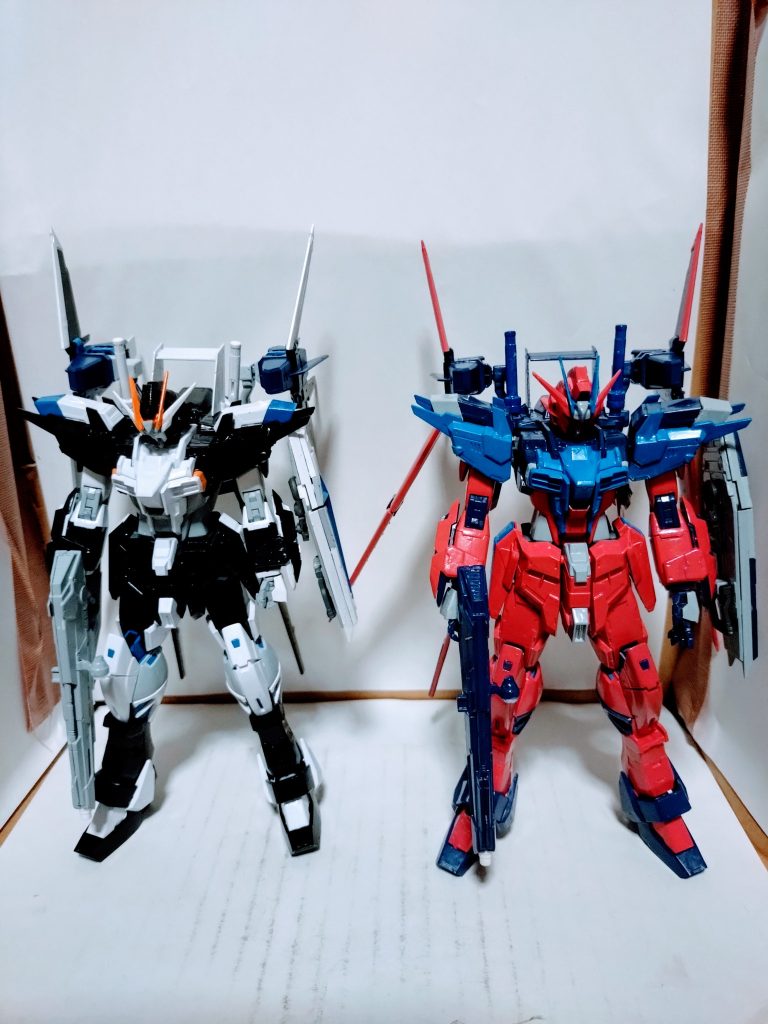 前回投稿したレッドエクスインパルスと並べて。