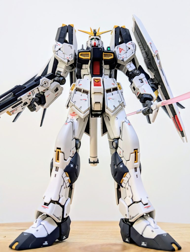 スミ入れ、筆塗りによる部分塗装、トップコートだけの成型色を活かしたお手軽仕上げです。ゲート処理も頑張りましたが、甘い所が多々あります。