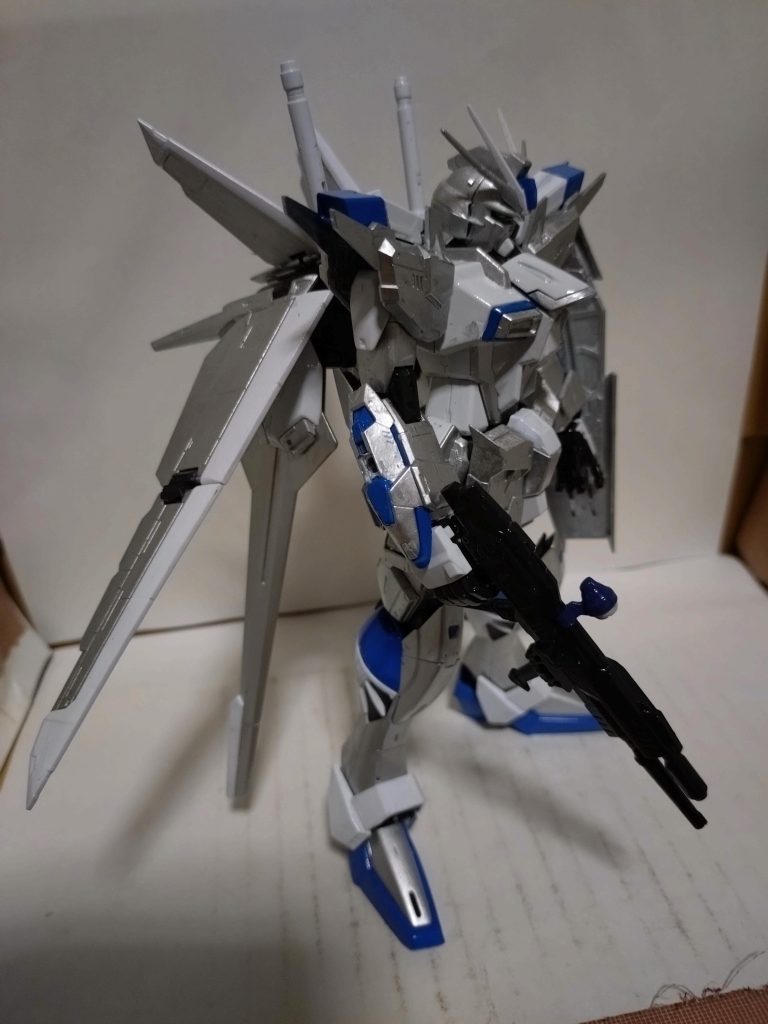 肩と太もも、腕はエクスインパルスのパーツを使いました。 