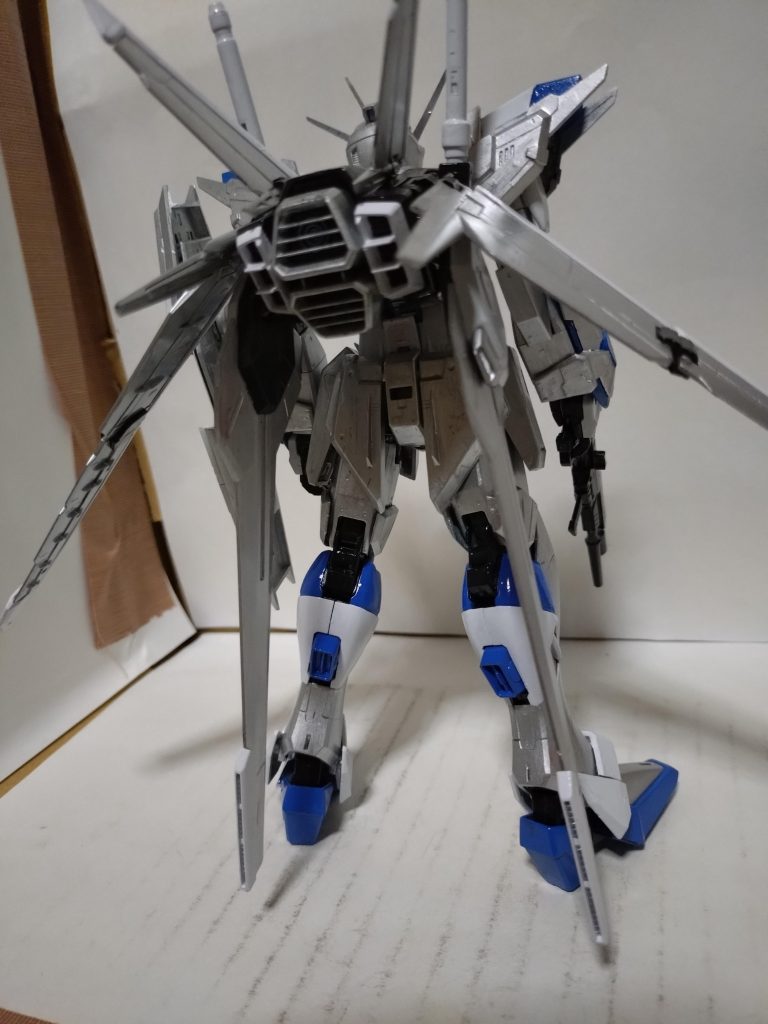 フォースシルエットも、同じようにシンプルな配色で仕上げました。