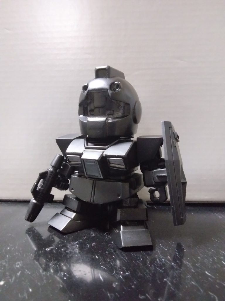 黒サフ中の様子。エコプラで出てくれないかなぁ、ジム。なんて思いながら塗ってました(笑)