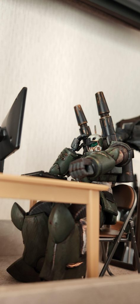 「正規の方法だから睨まれるだけだと思うんだがな」バンマス中佐「ん？何故所長が倒れてる？」姉「ケイトが稼いだのをやらかしたと勘違いしたんだろ？寝かしとけー」バ「君等双子がやらかしたり稼いだりすると規模が天変地異レベルなのをいい加減自覚してくれ」