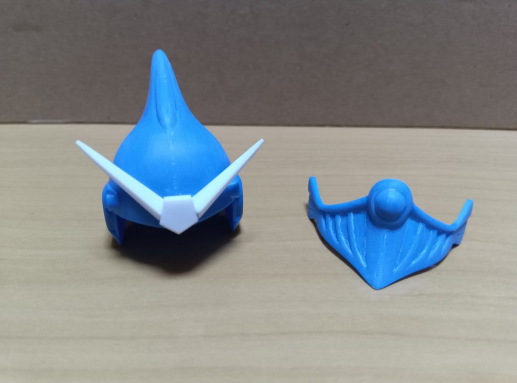 本体の加工に興味のある方はコチラへhttps://gumpla.jp/sd/2083290霞の鎧の兜はポリパーツのアンテナをプラ板で自作。バイザーはコメカミ辺りの半球状のディテールは削り落とし、ムシャガンダムのときに使ったネイル用シールを貼ります。https://gumpla.jp/sd/1650384