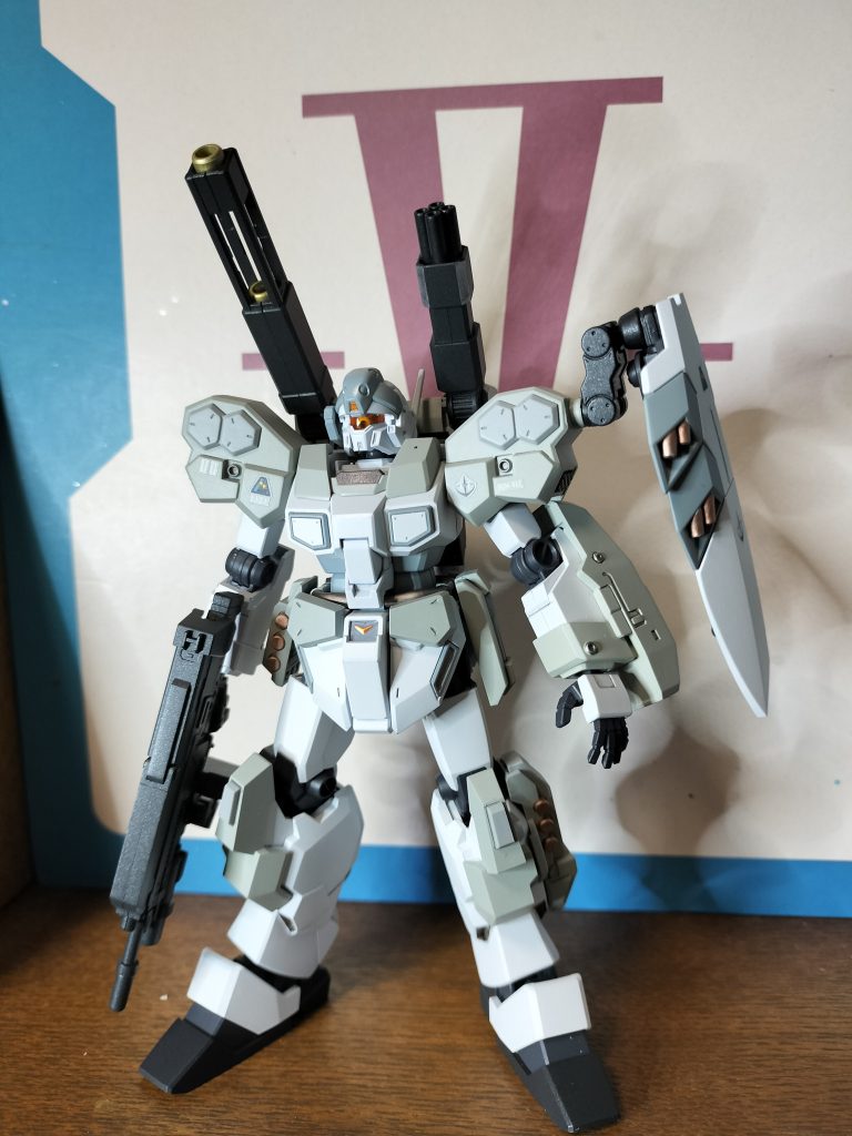 キャノン付きだとシールド持てないようだったので肩にくっつけました。キチンと動きます。