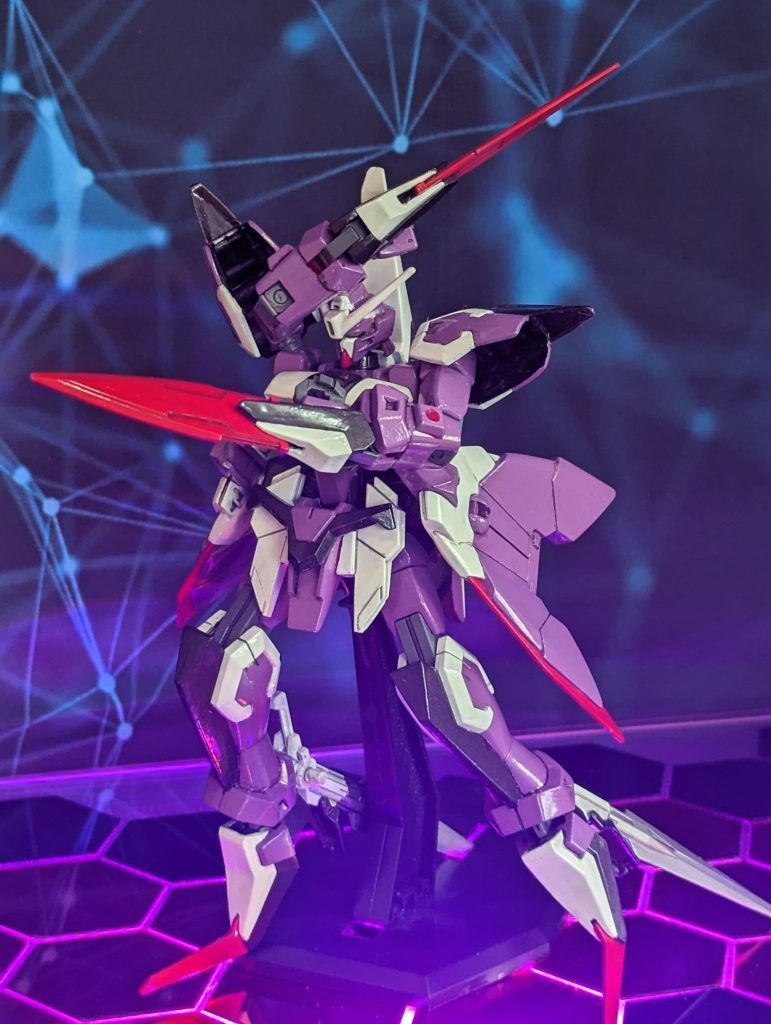 部品パージして近距離戦闘形態。オーライザーの武器が多々付いてます。基本的にはイージスの形状。