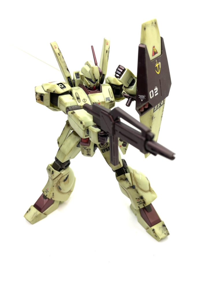 市販では購入できそうにないジェガンですがガンプラ仲間の先輩が福岡のガンダムベースに行った際にお土産で頂きました！有り難い😭