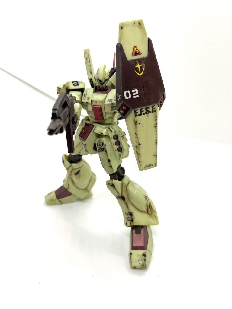 量産機ですが結構好きな形状です！組み立てしやすい点もいいですね！ユウ・カジマ専用もほしい！いつかガンダムベース行きたいです。。。それまでにへそくり貯めないと。。しかし、再販や新発売の波が押し寄せる。。ドラ〇エⅢもほしい。というか予約していますが笑考えてはキリがないので切り替えましょう！それでは乾杯！！