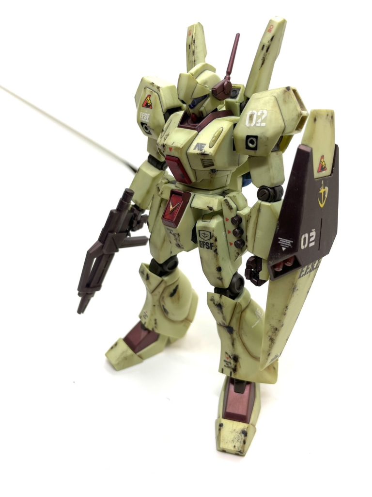 カラーは成型色です！部分塗装、デカール、つけ消し、ウェザリングです！せっかくのキラキラ仕様できたがつや消し吹いてしまいました😂