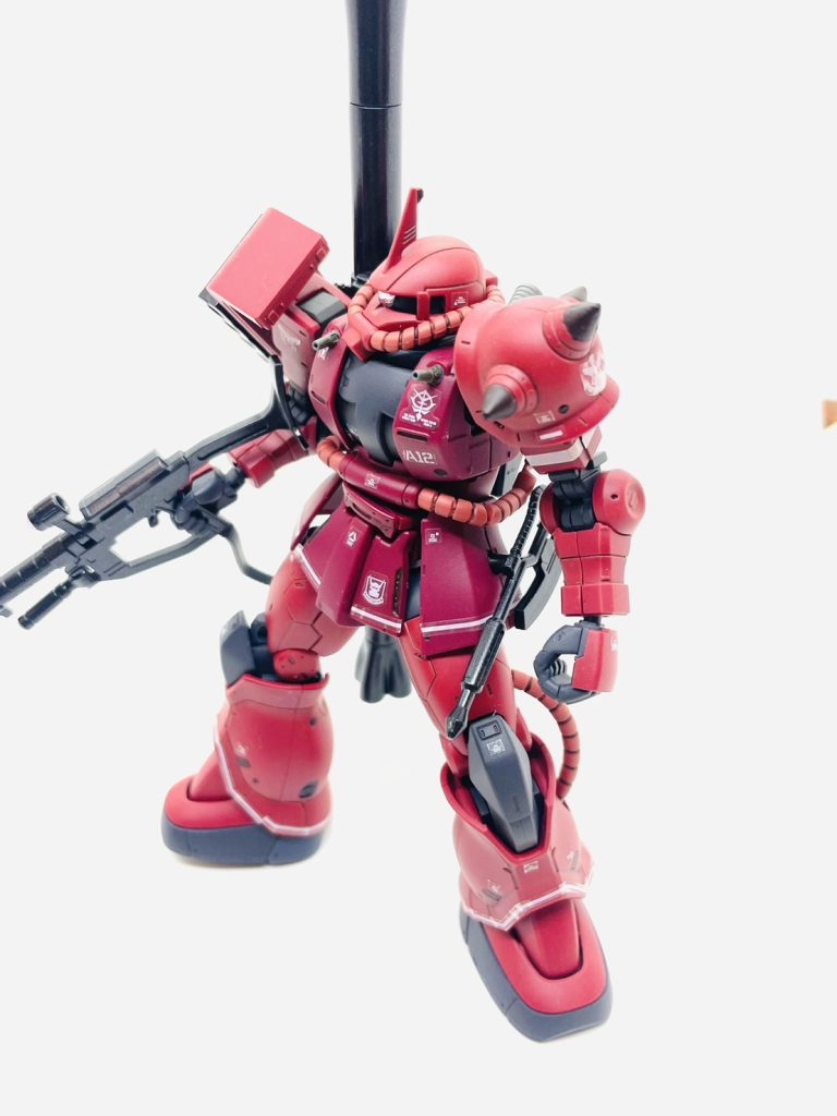 RGのシャア専用ザクIIは作ったことありますがオリジンもいいですね!細いモールドも多くてカッコいいです!