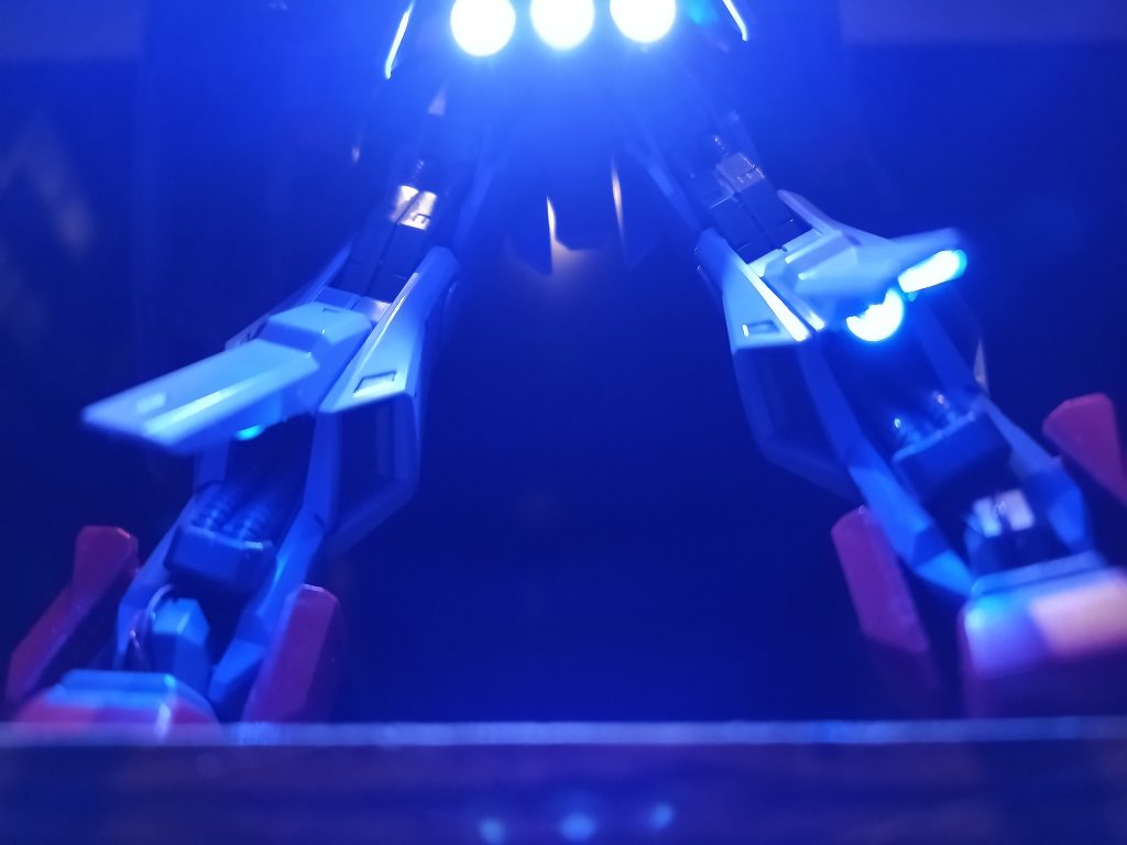 バックパックとふくらはぎのバーニアはブルー👍