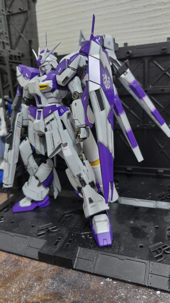 エアブラシを持っていなく塗装は缶スプレーが主なので、ファンネルのグラデーションが難しい💦