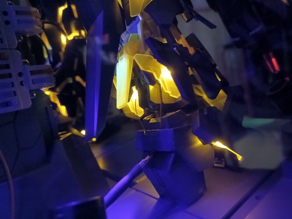 ユニコーンでは入れなかった足首の可動部にも組込みました👍‼️