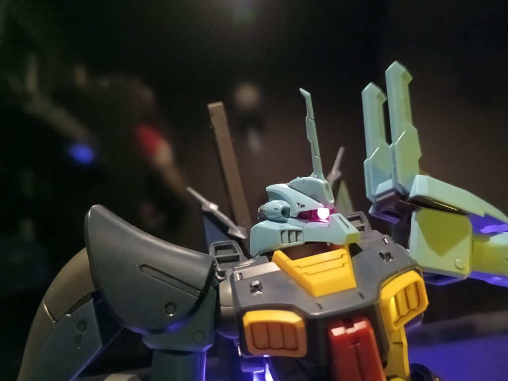 モノアイはLEDをUVレジンで固めしまったので可動はオミット😅💦