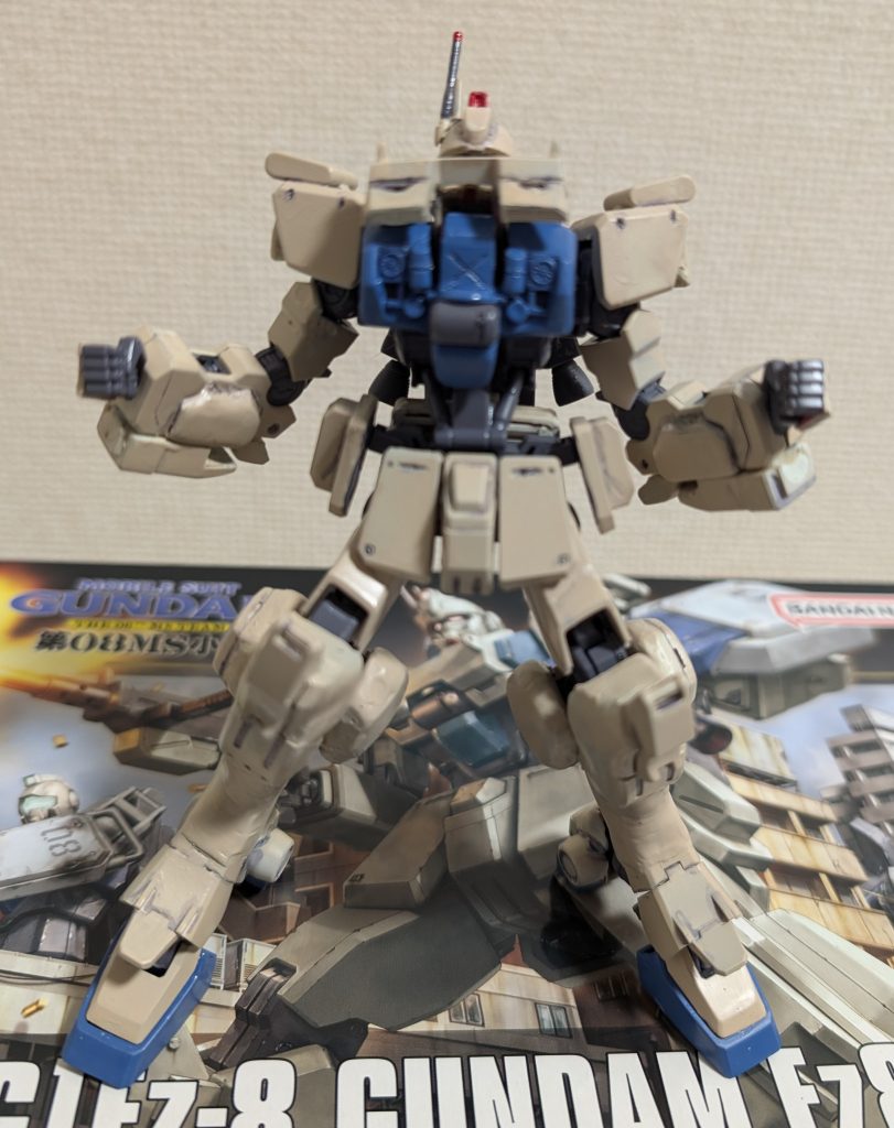 本家の胸部バルカンを差し替え無しで展開可能。