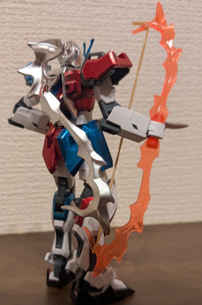 バックショット背中も前方と同様に、左右塗り分けてあります。特徴的なおさげは、弓と同じエフェクトと稼動用のエフェクトを組み合わせ、シャインシルバーで塗装。稼動用のものと組み合わせることで、頭の動きに合わせて髪の向きを変えられるようにしてみました。