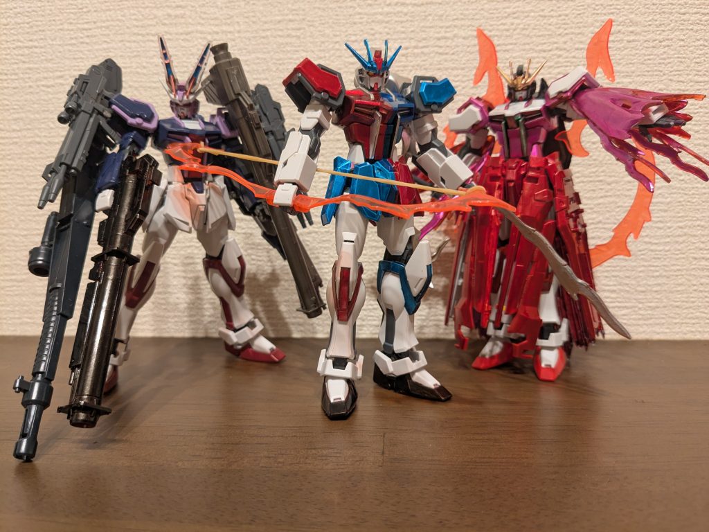 これまで作った永遠亭メンバー。月の医師、姫、兎の３人勢ぞろいの図。今回の永琳専用機、シンプルながら一番様になっていてカッコイイな〜て思う仕上がりで良かったです。