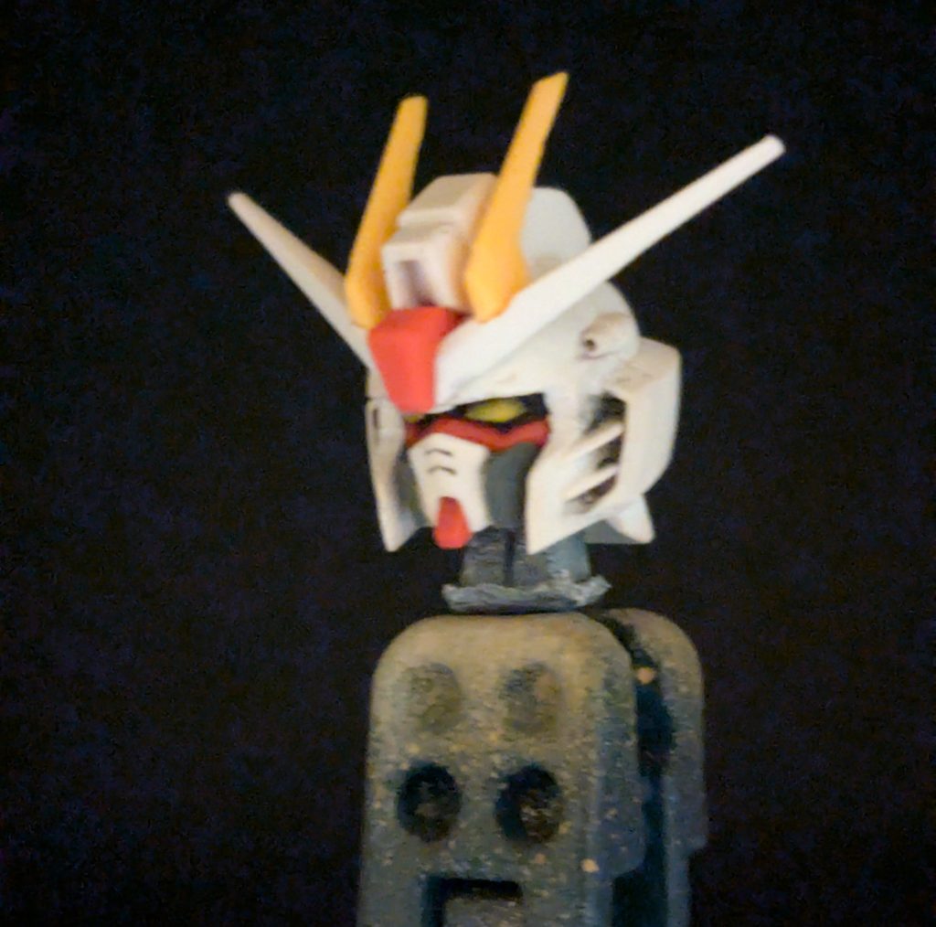 デュアルアイ（目）はクリアイエローで。